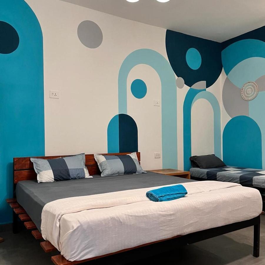 Pappi Chulo Vagator Hostel Bagian luar foto