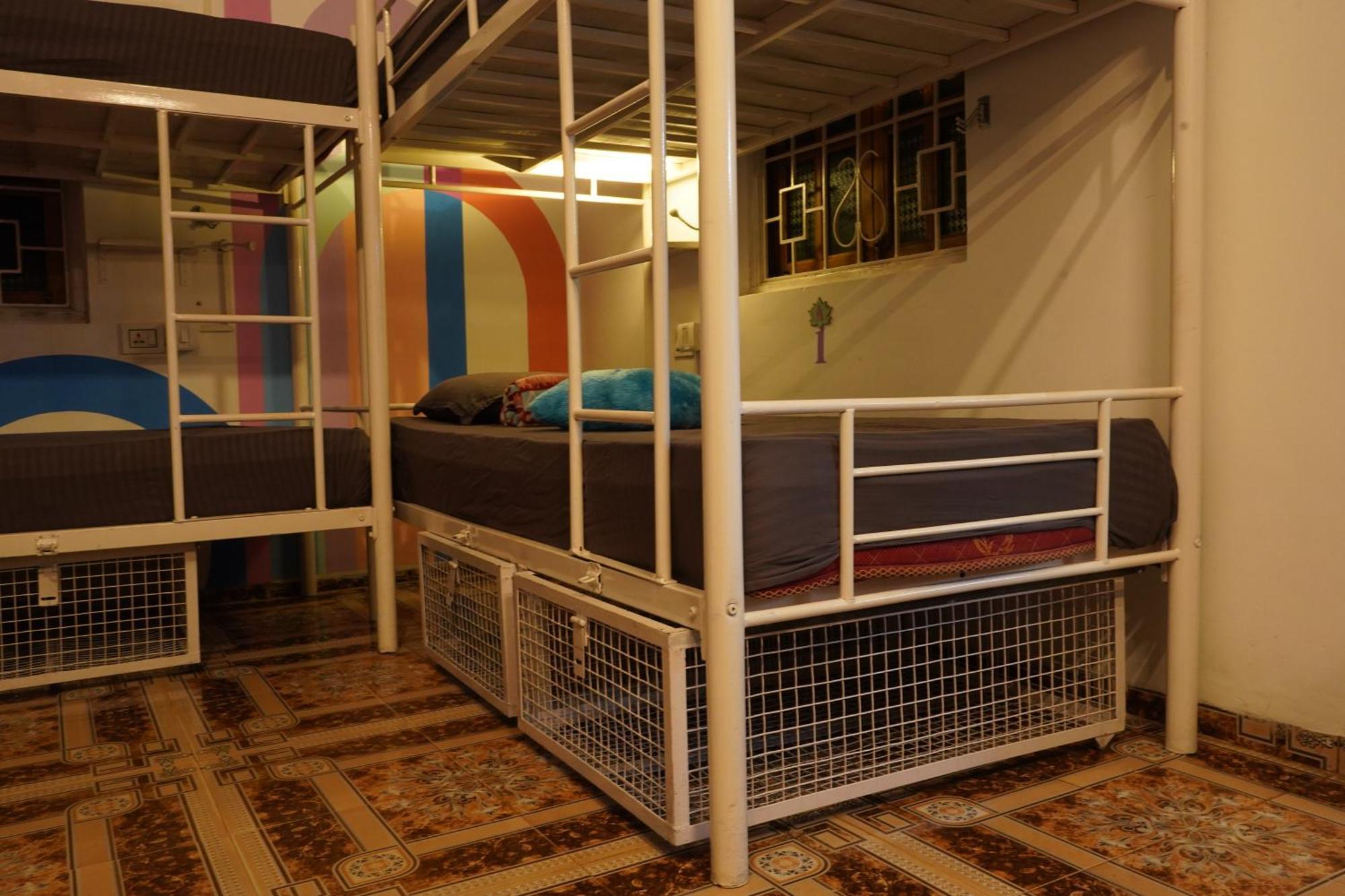 Pappi Chulo Vagator Hostel Bagian luar foto