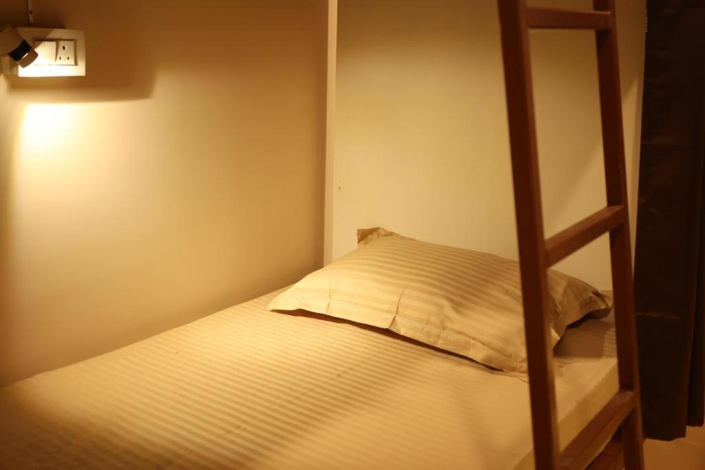 Pappi Chulo Vagator Hostel Bagian luar foto