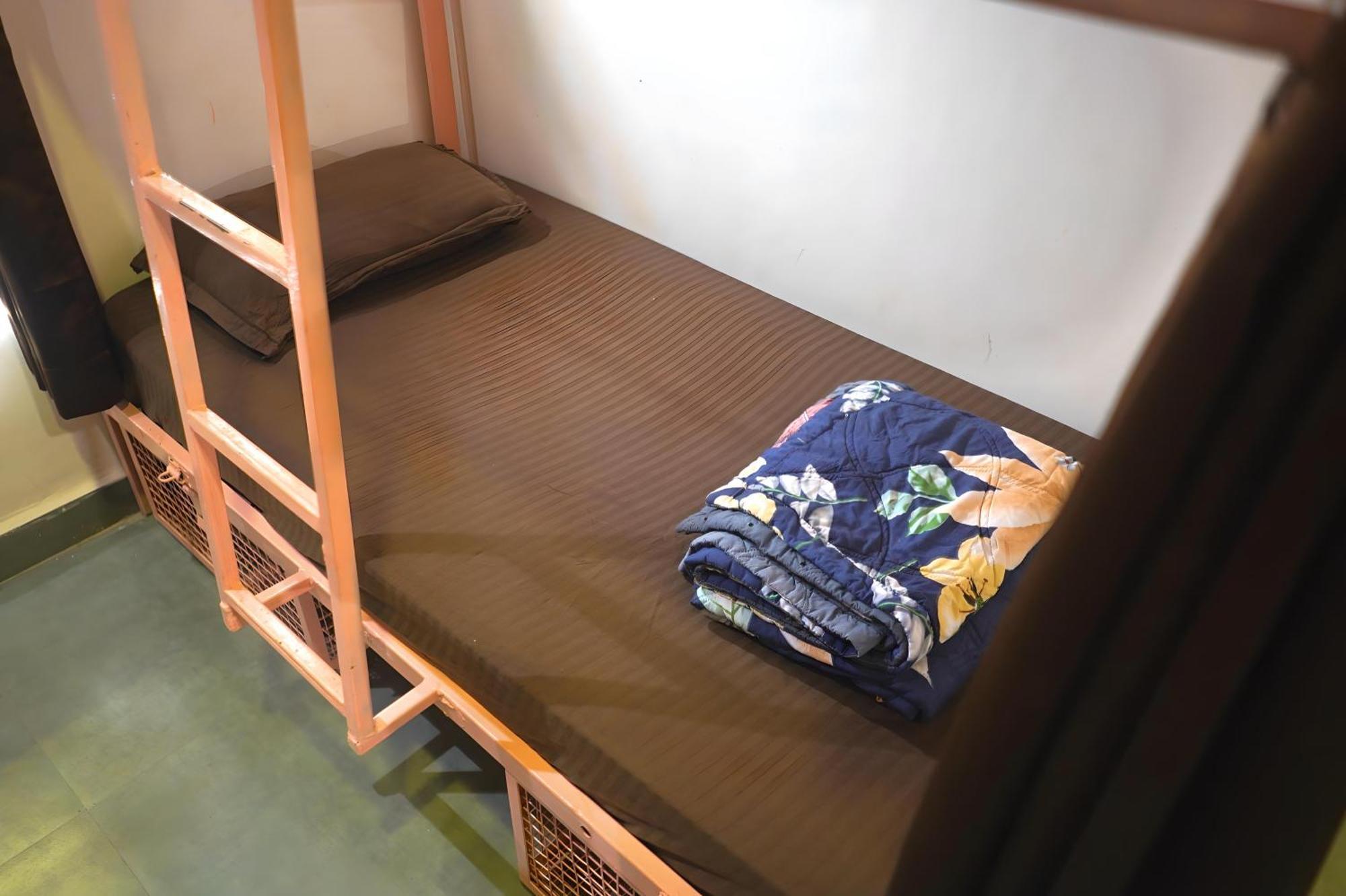 Pappi Chulo Vagator Hostel Bagian luar foto