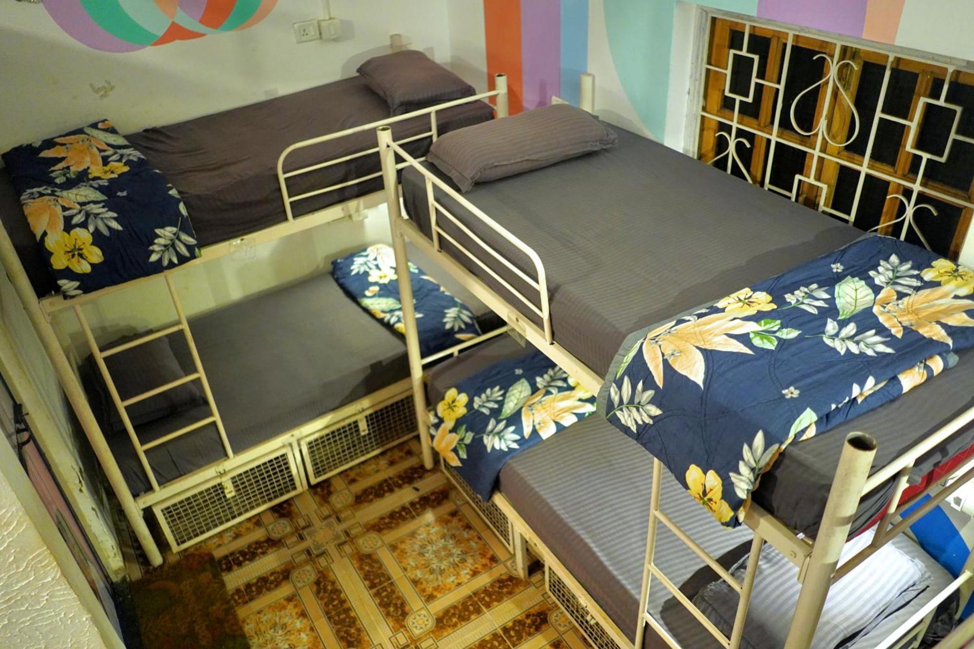 Pappi Chulo Vagator Hostel Bagian luar foto