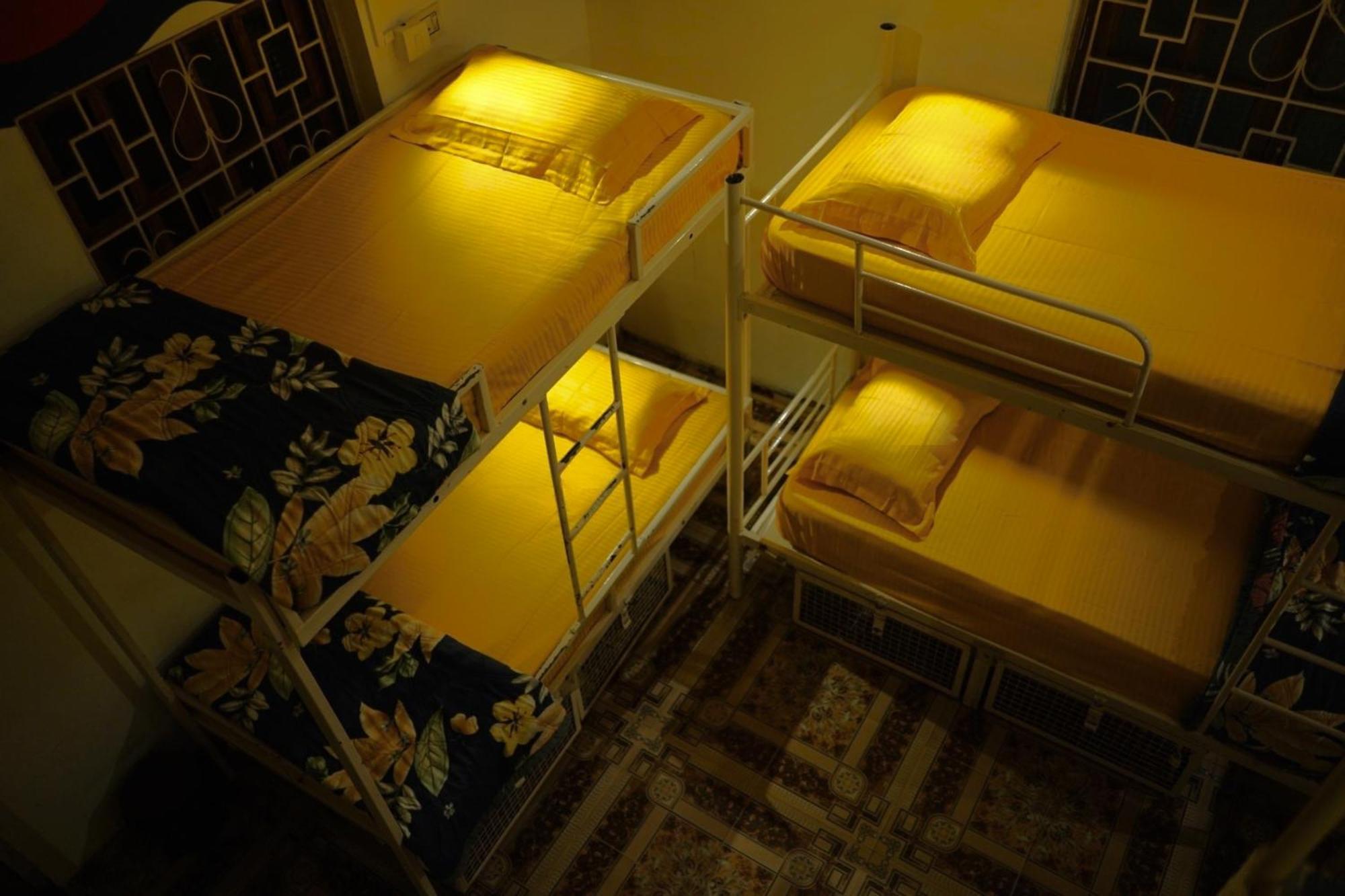 Pappi Chulo Vagator Hostel Bagian luar foto