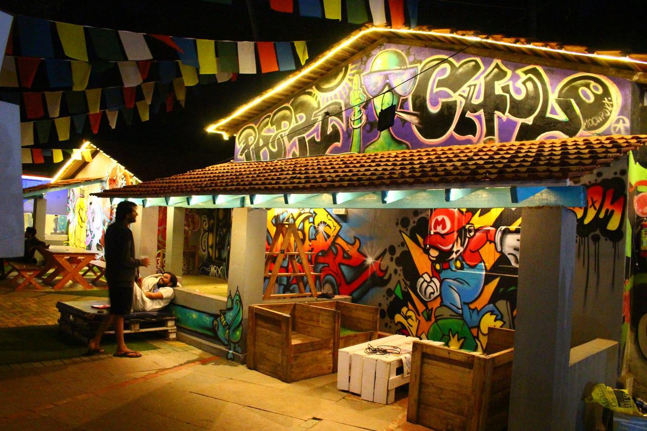 Pappi Chulo Vagator Hostel Bagian luar foto