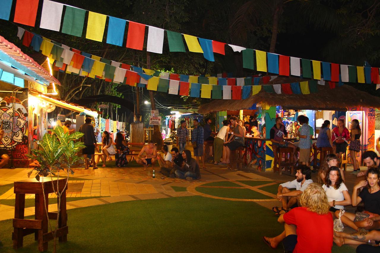 Pappi Chulo Vagator Hostel Bagian luar foto